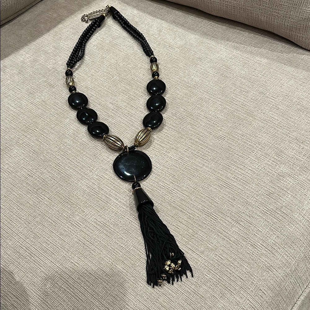 NWT Chico‘s Greta, tassel Elegant Black and Gold Beaded Necklace